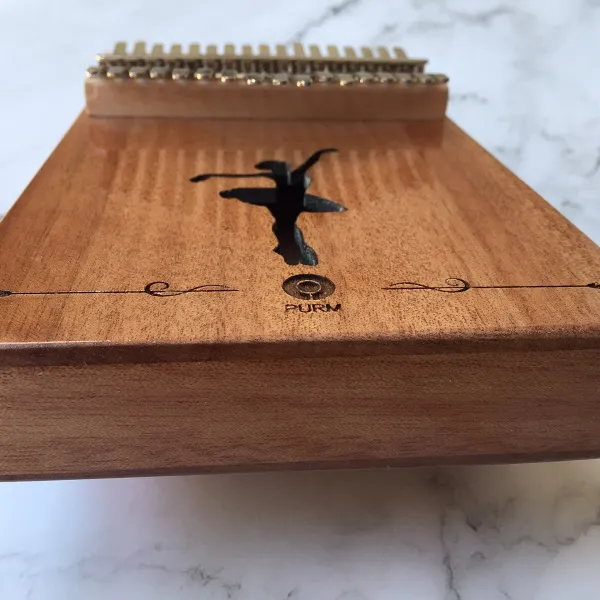 Đàn Kalimba 17 Phím Gỗ Mun Ebony Âm Đáy Vũ Công Purm KaLinh