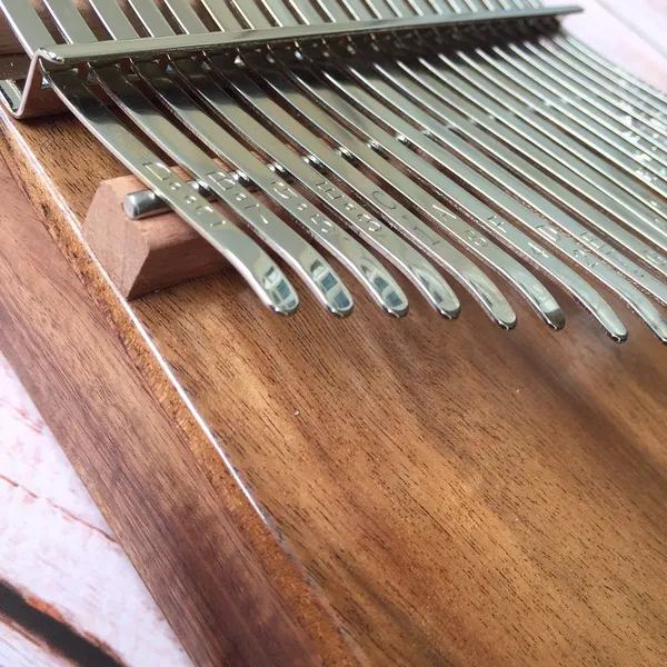 Đàn Kalimba 21 Phím Gỗ Keo Âm Đáy Hluru KaLinh