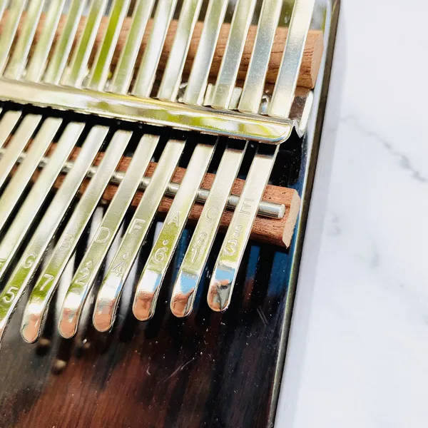 Đàn Kalimba 17 Phím Âm Đáy RoseWood Hluru