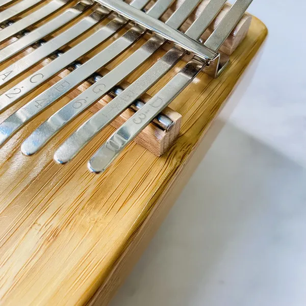 Đàn Kalimba 17 Phím Gỗ Tre Cổ Điển Classic Gecko KaLinh