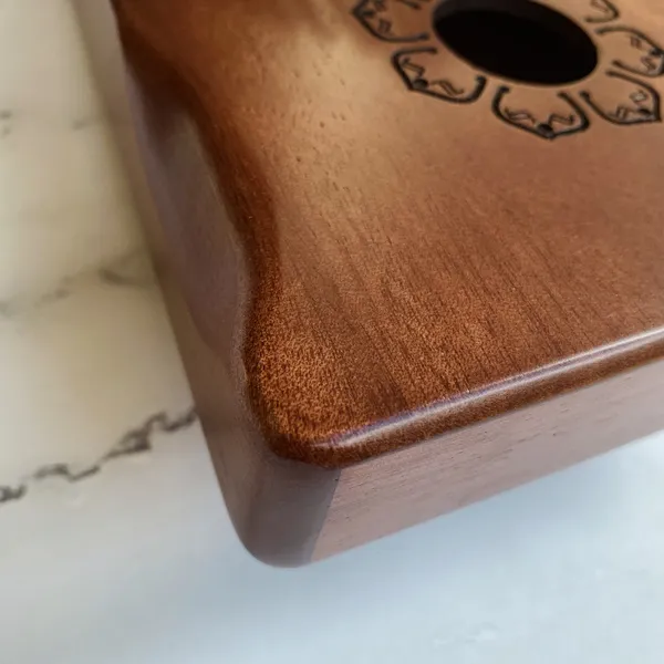 Đàn Kalimba 17 Phím Gỗ Mahogany Sen Phật Classic Andrew KaLinh
