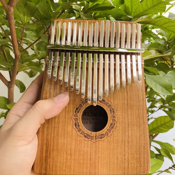 Đàn Kalimba 17 Phím Gỗ Óc Chó Classic Hluru KaLinh