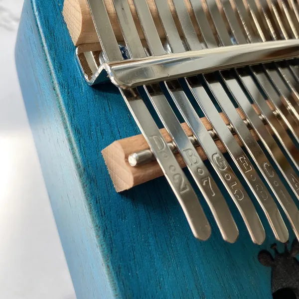 Đàn Kalimba 17 Phím Gỗ Mahogany Hươu Classic KaLinh