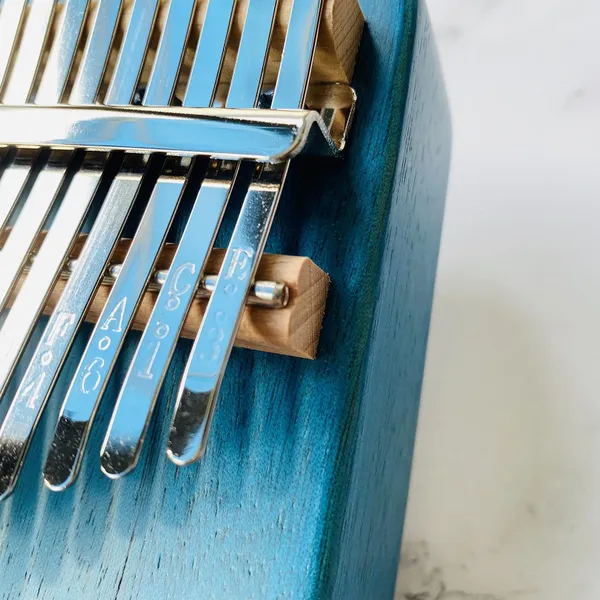 Đàn Kalimba 17 Phím Gỗ Mahogany Hươu Classic KaLinh