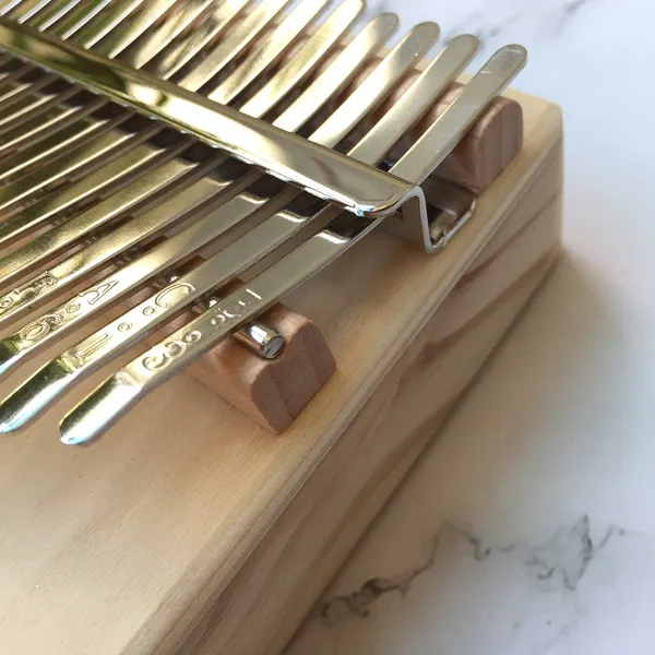Đàn Kalimba 17 Phím Gỗ Thông Hươu Classic KaLinh