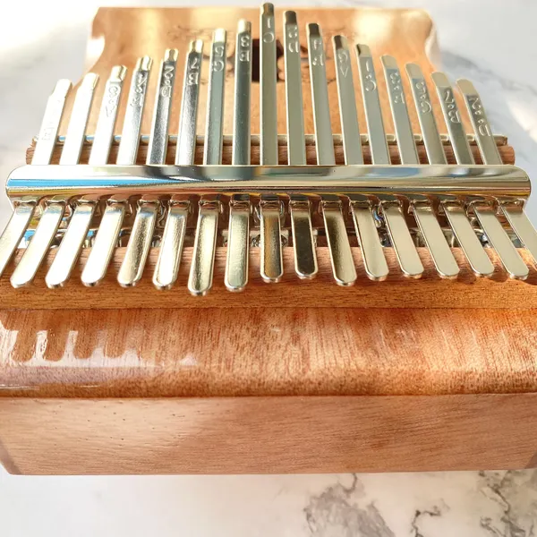 Đàn Kalimba 17 Phím Classic Mahogany Nâu Hươu Đôi Hluru