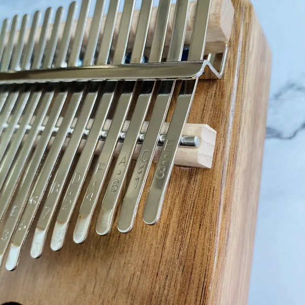 Đàn Kalimba 17 Phím Gỗ Mahogany Thổ Dân Classic KaLinh