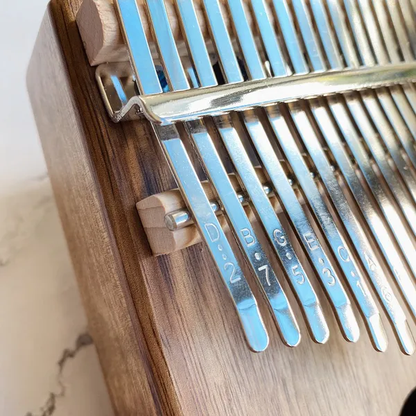 Đàn Kalimba 17 Phím Gỗ Mahogany Thổ Dân Classic KaLinh
