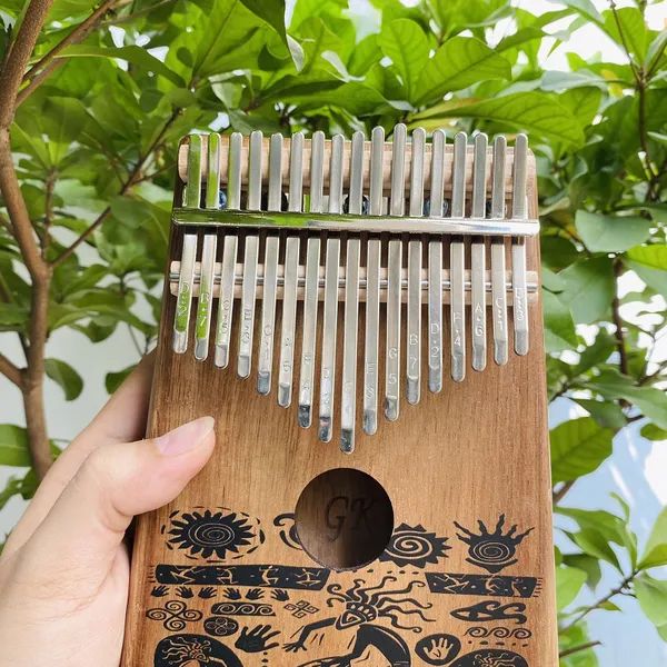 Đàn Kalimba 17 Phím Gỗ Mahogany Thổ Dân Classic KaLinh