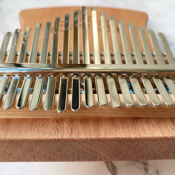 Đàn Kalimba 17 Phím Gỗ Mahogany Nguyên Khối Ares