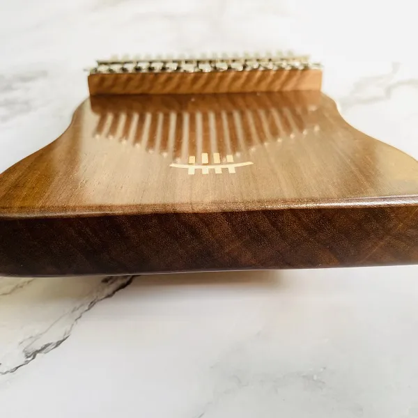 Đàn Kalimba 17 Phím Gỗ Nguyên Khối Bo Eo Walnut KaLinh