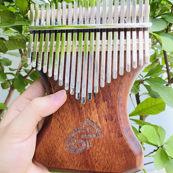 Đàn Kalimba 21 Phím Gỗ Keo Acacia Nguyên Khối Kameleon KaLinh