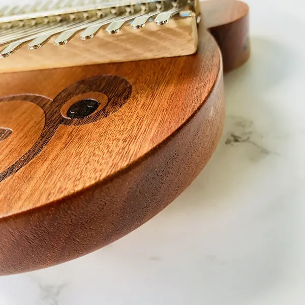 Đàn Kalimba 17 Phím Gỗ Sapele Nguyên Khối Gấu KaLinh
