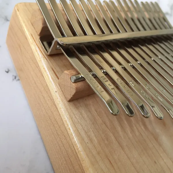 Đàn Kalimba 17 Phím Gỗ Thông Âm Đáy Hluru KaLinh