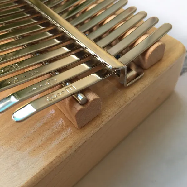 Đàn Kalimba 17 Phím Gỗ Thông Âm Đáy Hluru KaLinh