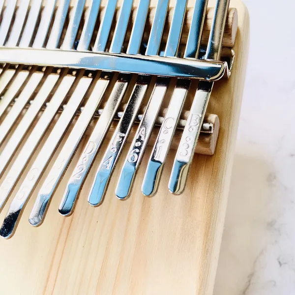 Đàn Kalimba 17 Phím Gỗ Vân Sam Nguyên Khối Ares