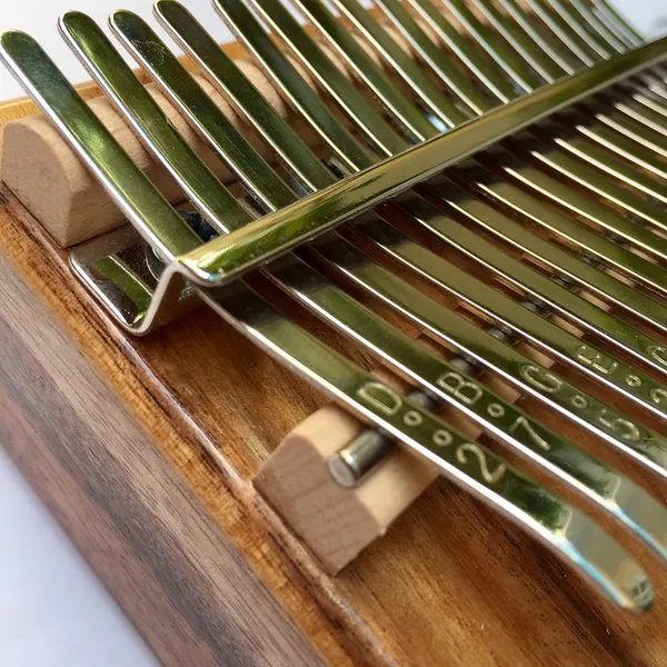 Đàn Kalimba 17 Phím Gỗ Keo Âm Đáy Classic Hluru KaLinh