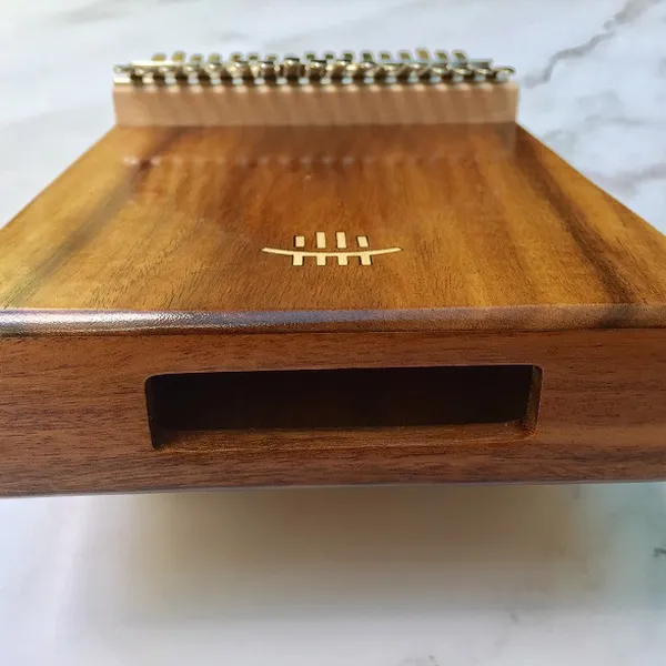 Đàn Kalimba 17 Phím Gỗ Keo Âm Đáy Classic Hluru KaLinh