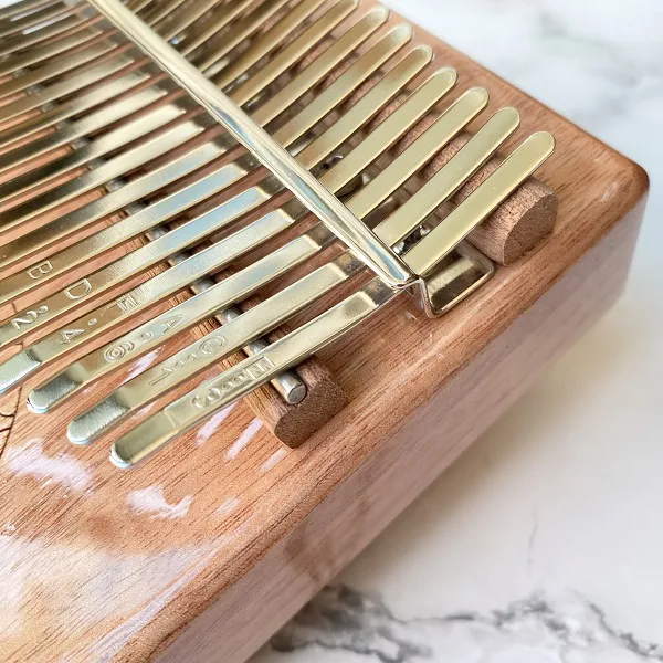 Đàn Kalimba Huashu Classic Gỗ Mahogany Nâu Tròn 17 Phím 21 Phím