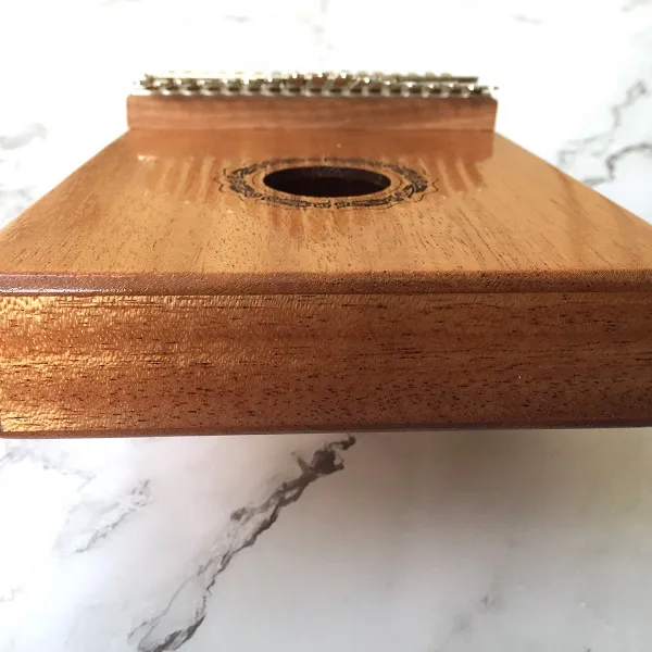 Đàn Kalimba 17 Phím Gỗ Mahogany Cổ Điển Nâu Sáng Hluru KaLinh