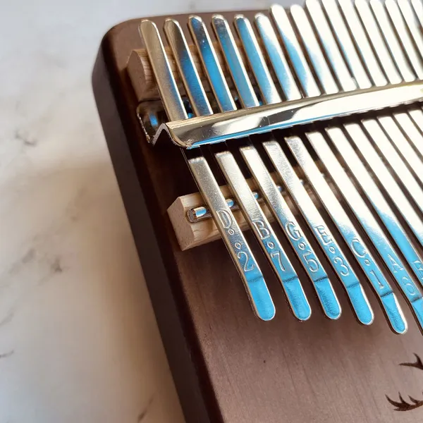 Đàn Kalimba 17 Phím Gỗ Mahogany Nguyên Khối Hươu Nâu KaLinh
