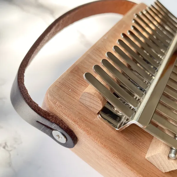 Đàn Kalimba 17 Phím Nguyên Khối Mahogany Radio Purm
