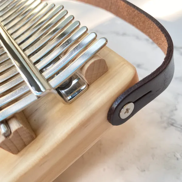 Đàn Kalimba 17 Phím Gỗ Vân Sam Nguyên Khối Radio Purm