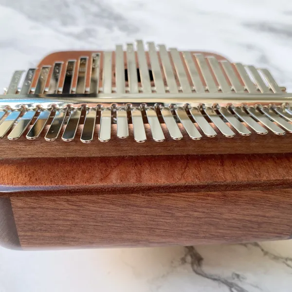 Đàn Kalimba 21 Phím Gỗ Hoàng Đàn Cổ Điển Hluru