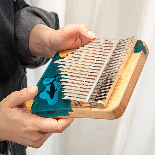 Đàn kalimba 21 phím Gỗ Nguyên Khối Cá Xanh Khảm KaLinh