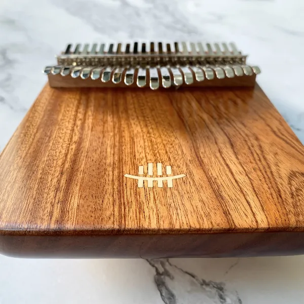 Đàn Kalimba 21 Phím Gỗ Hoàng Đàn Nguyên Khối Hluru