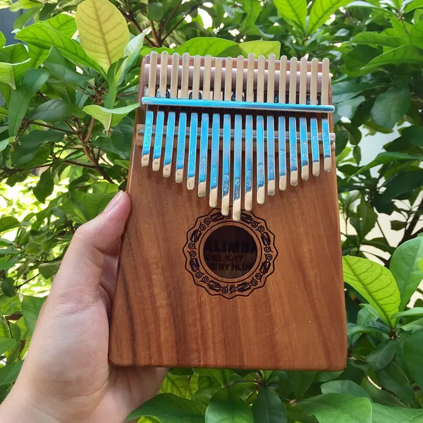 Đàn Kalimba 17 Phím Gỗ Keo Acacia Cổ Điển Classic Hluru KaLinh