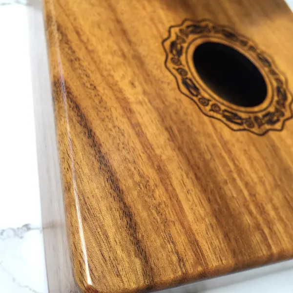 Đàn Kalimba 17 Phím Gỗ Keo Acacia Cổ Điển Classic Hluru KaLinh