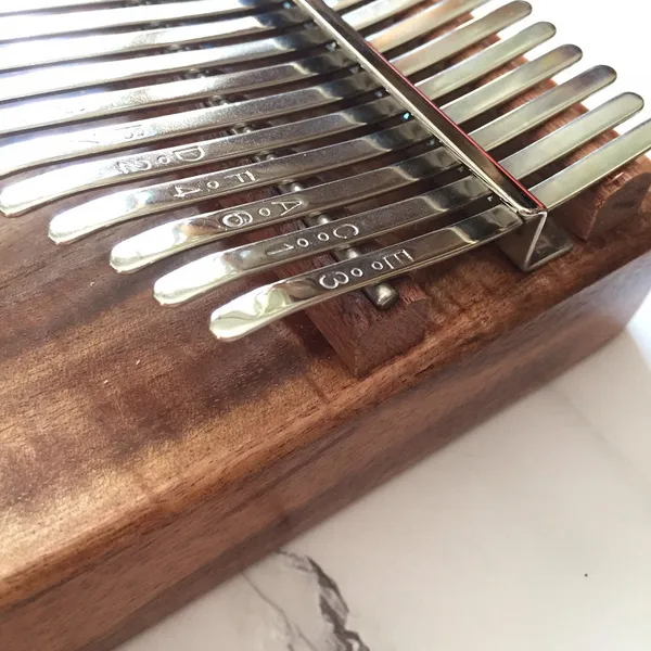 Đàn Kalimba 21 Phím Gỗ Keo Acacia Âm Đáy KaLinh