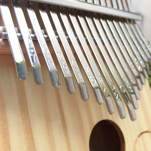 Đàn Kalimba 17 Phím Gỗ Vân Sam Classic KaLinh