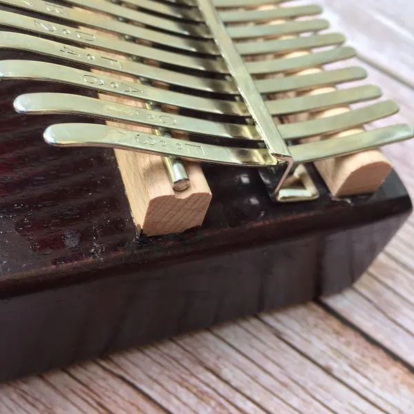 Đàn Kalimba 17 Phím Gỗ Mahogany Classic Hluru KaLinh