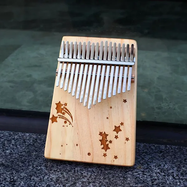 Đàn Kalimba 17 Phím Gỗ Vân Sam Classic KaLinh