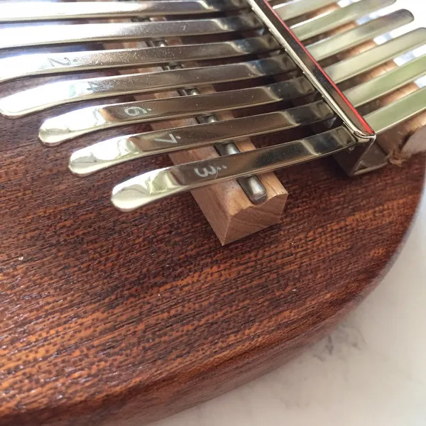Đàn Kalimba 17 Phím Gỗ Sapele Táo Nguyên Khối KaLinh
