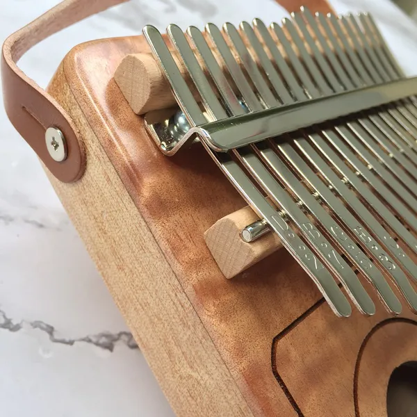 Đàn Kalimba 17 Phím Gỗ Mahogany Radio Purm KaLinh