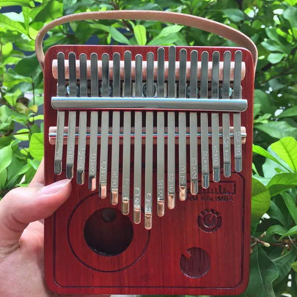 Đàn Kalimba 17 Phím Gỗ Đàn Hương Đỏ Radio Purm KaLinh