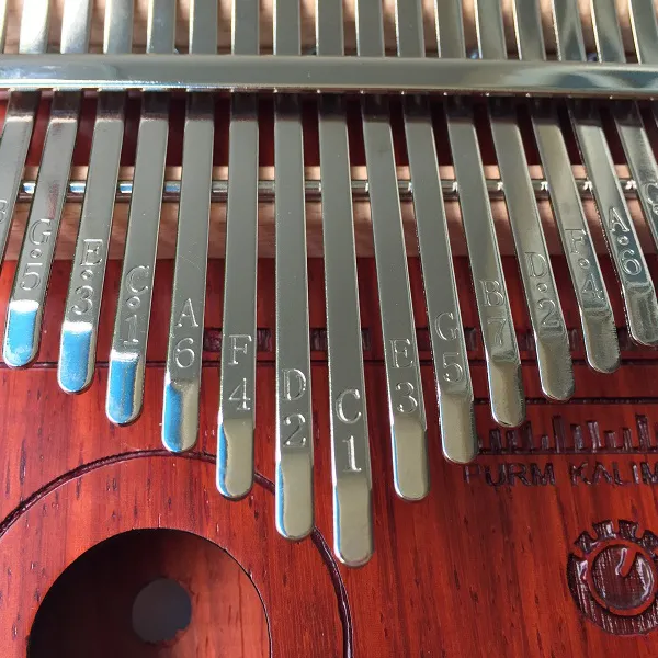 Đàn Kalimba 17 Phím Gỗ Đàn Hương Đỏ Radio Purm KaLinh