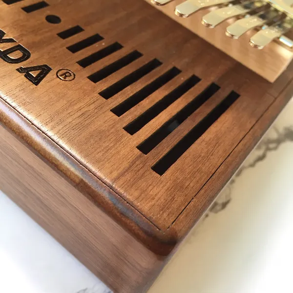 Đàn Kalimba 17 Phím Gỗ Mahogany Radio Nâu KaLinh