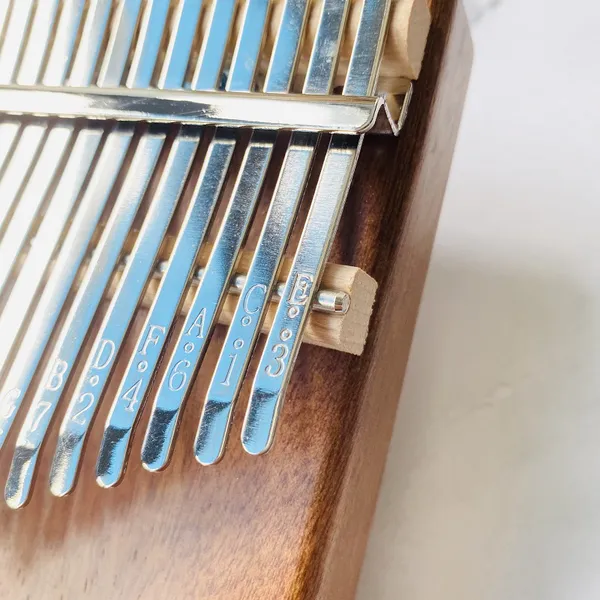 Đàn Kalimba 21 Phím Gỗ Mahogany Nguyên Khối Bo Cạnh KaLinh