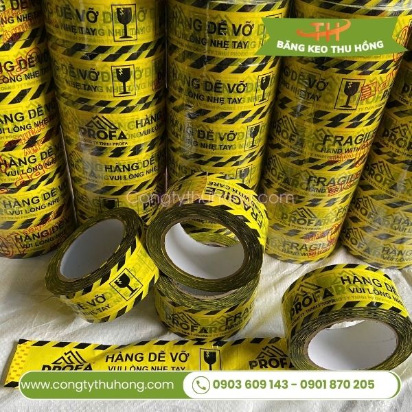 Băng keo hàng dễ vỡ nền cảnh báo vàng Băng keo hàng dễ vỡ nền cảnh báo vàng