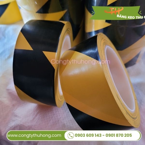 Băng keo dán nền sọc đen vàng Băng keo dán nền sọc đen vàng