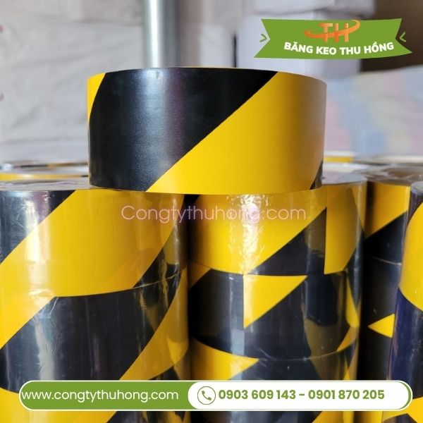 Băng keo dán sàn, dán nền màu sọc vàng đen Băng keo dán sàn, dán nền màu sọc vàng đen