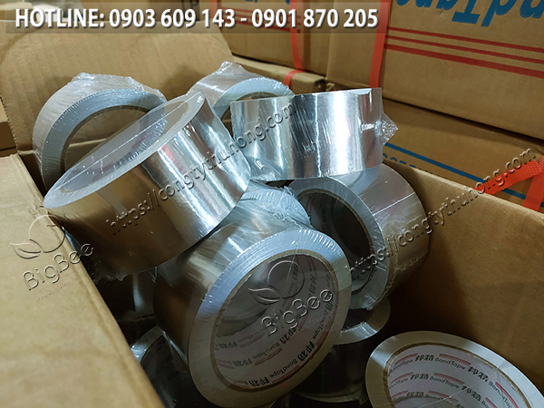 Băng keo nhôm bạc có màu sắc đặc trưng Băng keo nhôm bạc có màu sắc đặc trưng