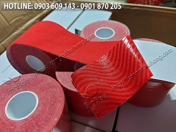 Mặt trong có keo của băng quấn thể thao Mặt trong có keo của băng quấn thể thao