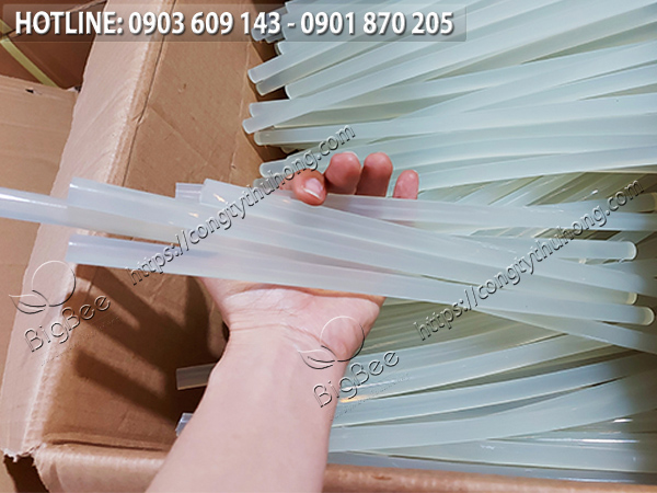 Keo nến lớn trắng ngà dán thùng hiệu quả Keo nến lớn trắng ngà dán thùng hiệu quả