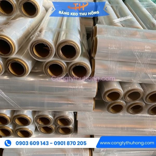Màng pe quấn hàng màu trong suốt 1 m Màng pe quấn hàng màu trong suốt 1 m