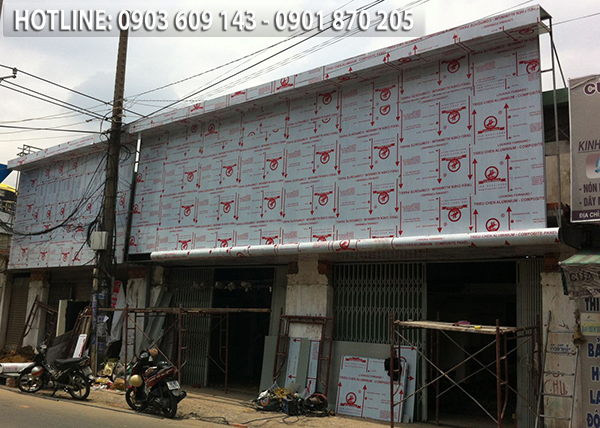 Thi công dán tấm alu